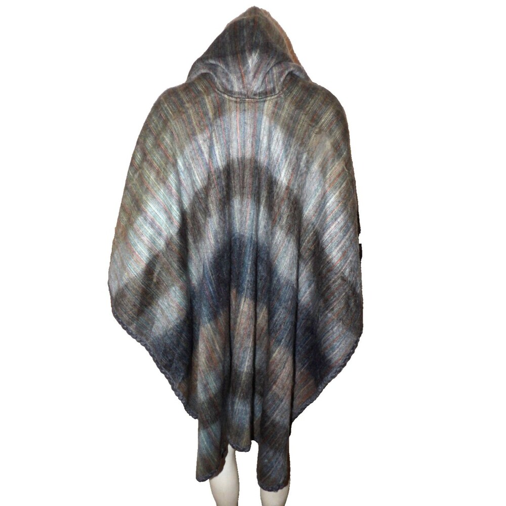 Alpacaloca Ecuadorian Alpaca Blend Cape Shawl Soft Plaid One Size Hooded Button - Picture 3 of 11